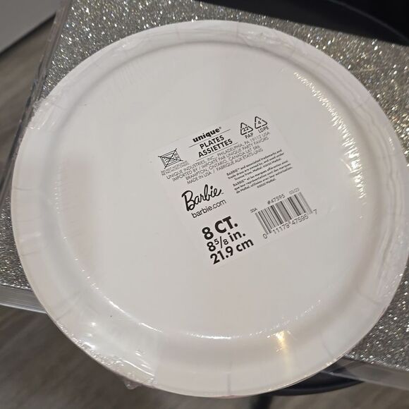 Barbie Disposable Tableware Set - Pink and Yellow - Picture 9 of 11